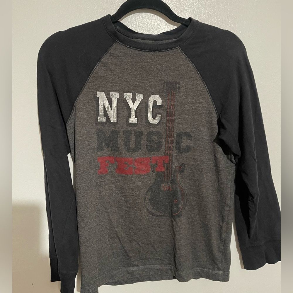 EUC | Boys graphic Long sleeve 🎸